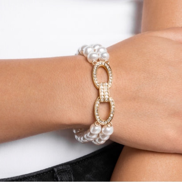 jewelry Jewelry - NWT Elegant Gold/White Pearl Adjustable Bracelet